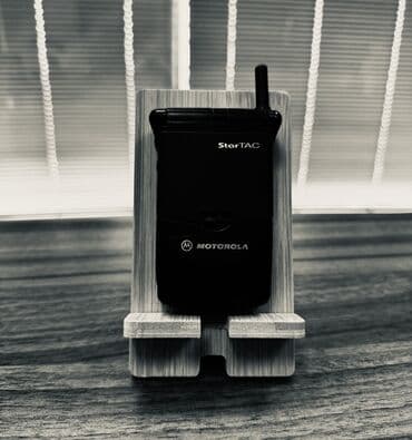 радиостанция motorola: Motorola Backflip, цвет - Черный, Кнопочный — 1