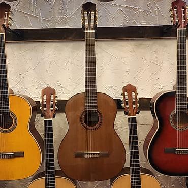 gitara tuner: Klassik gitara Cordoba C5 Üst: Bərk sidr ağacı Qol: Gül ağacı — 1