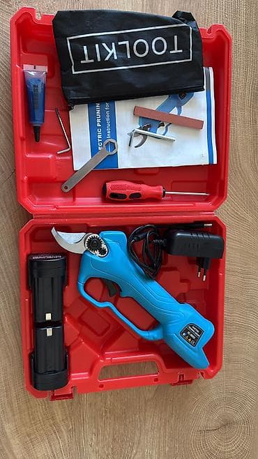 budama qayçısı: SC-8603 16.8 V böyük tutumlu təkrar doldurulan iki batareya ilə təchiz — 6