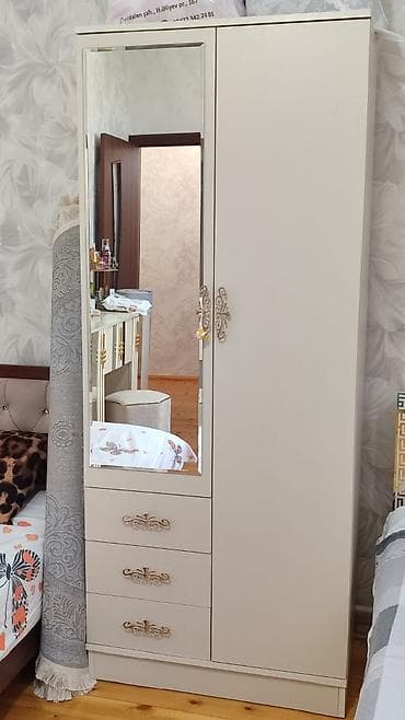 İki qapılı paltar şkafı, güzgülü model - Rəng: açıq bej/krem - Ön — 1