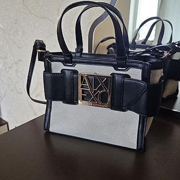 Əl çantası, Armani Exchange