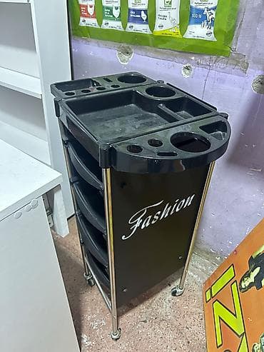 Оборудование для магазинов: Salon üçün Şkaf Güzgü Saç yuma alət qoyma əşyası 3 ay istifadə olunub — 1