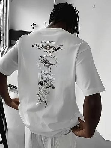 Futbolkalar: Unisex qısaqoll T‑shirt – arxa hissədə “Memento Mori” temalı qrafik — 1