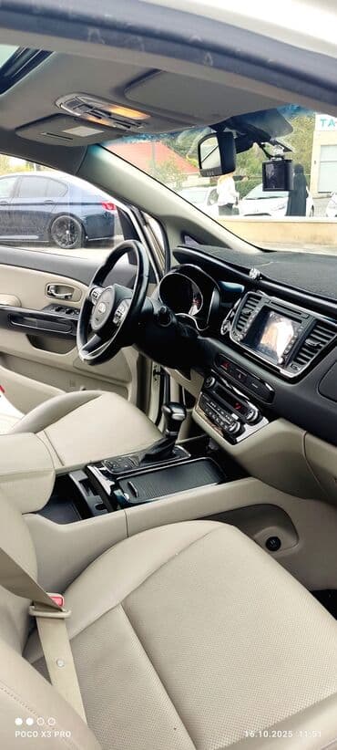 Kia Carnival (ağ rəng, miniven) - Geniş 9 yerlik salon, ailə və uzun lalafo.az -da — 15 Kia Carnival (ağ rəng, miniven) - Geniş 9 yerlik salon, ailə və uzun — 15