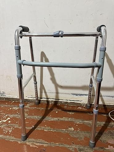 Gəzinti çərçivəsi (walker) - Material: yüngül və möhkəm alüminium