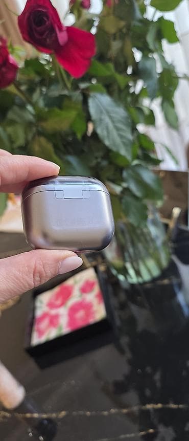 airpods pro max: Simsiz qulaqlıq – şarj qutulu, qrafit/gümüşü rəngdə Samsung Galaxy — 3