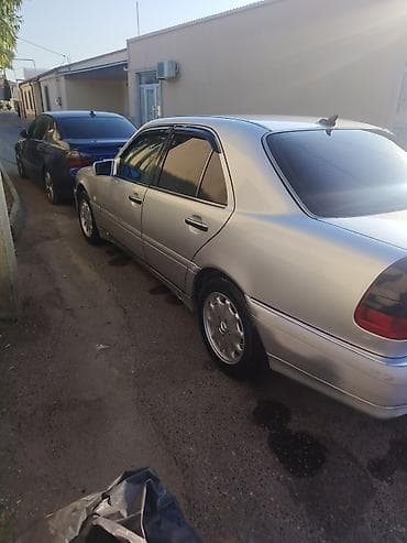 disk qabi: Mercedes-Benz C-Class: 2.2 l | 1995 il Sedan — 7
