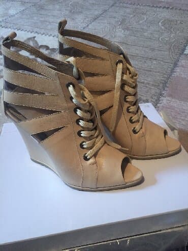 basanoşkalar 2024: Ölçü: 39, rəng - Qızılı, Yeni — 2