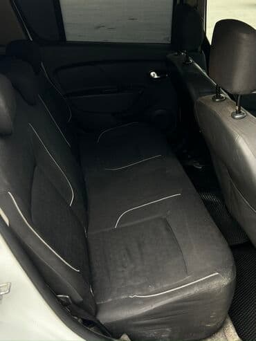 Qazanlar: Renault Sandero, ağ rəng, 5 qapılı hetçbek. Texniki və dizayn — 9