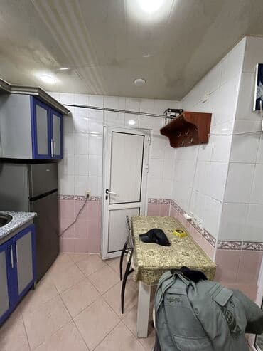 qardaslar mebel: Nizami Metrosunun yaxınlığlnda 1 otaqlı addelni bina evi kirayə — 9