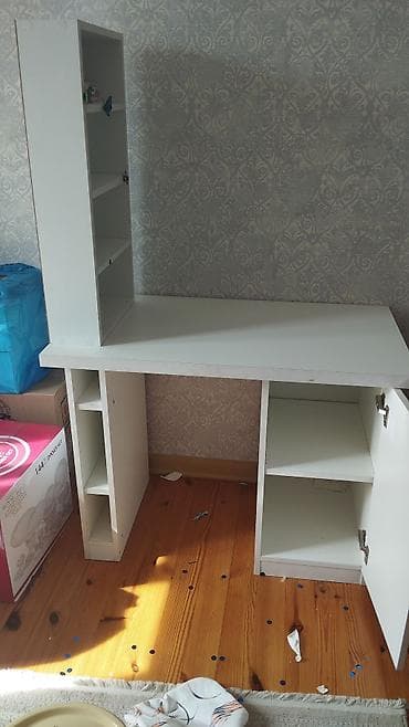 ders stol: Düz masa, Polkalı, Siyirməsiz, Sadə laminat — 1