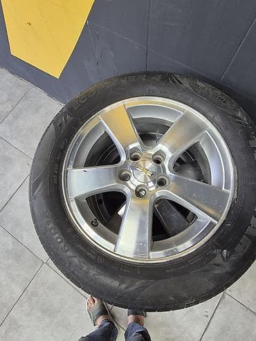 teker 215 55 16: Chevrolet orijinal 5 qolçaqlı yüngül lehimli disk + şin komplekti - — 4