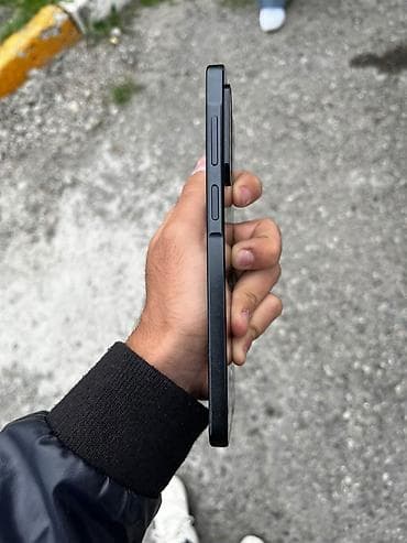 Samsung Galaxy A17, 128 GB, rəng - Qara, Qırıq — 4