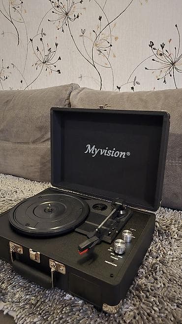 Heykəlciklər: Qrammafonlar Mehduddur!!! Çox gözəl Retro Qramafonlar və göz oxşuyan — 2