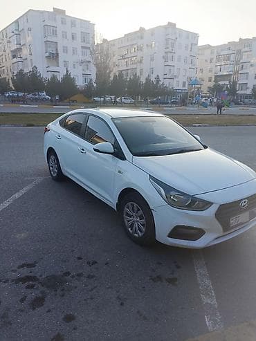 mercedes benz: Hyundai Accent: 1.4 l | 2019 il Sedan — 3