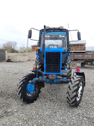belarus mini traktor: Belarus 82.1 traktoru - Model: BELARUS 82.1 (4x4) - Rəng: mavi - — 4