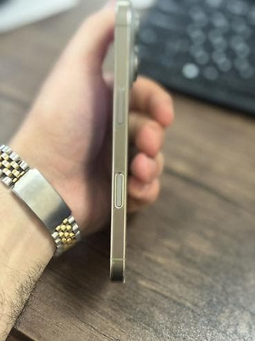 iphone 6 's: IPhone 16 Pro, 512 GB, Qızılı, Face ID — 3