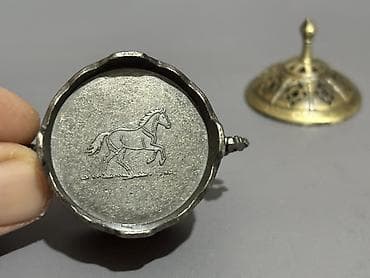 ritual samlar: Təsvir: – Material: bürünc tonlu metal ərinti – Formaat: qapaqlı kiçik — 5