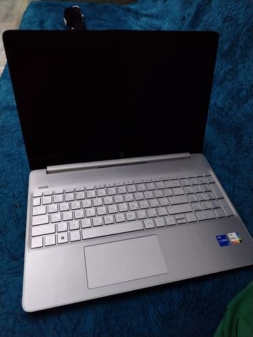 hp 4540s: HP noutbuk – gümüşü korpus, nazik və yüngül dizayn. Texniki — 2