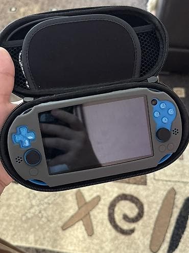 prosifka: Sony Ps Vita 2000 (slim) Hec bir problemi ve cizigi yoxdur. Bu — 4