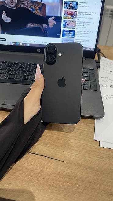 iphone 12 qara: IPhone 12, Qara — 1