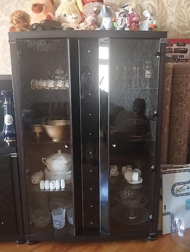 Qonaq otağı mebel dəsti Tərkib: - Bufet/vitrin modulu: - — 3