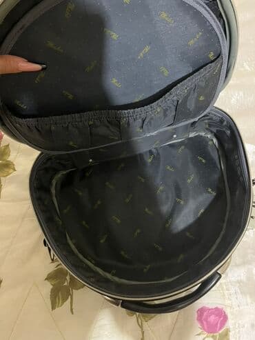 wolt cantası: Kosmetika və fərdi əşyaların saxlanması üçün nəzərdə tutulmuş qara — 5