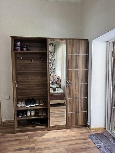 ucuz skaflar: İşlənmiş, 3 qapılı, Güzgülü, Qəhvəyi, Digər material, Açılan, Düz dolab — 2
