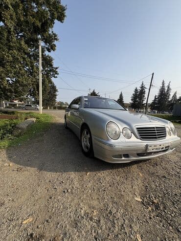 ekskavatör satışı: Mercedes-Benz E 240: 2.4 l | 2000 il Sedan — 2
