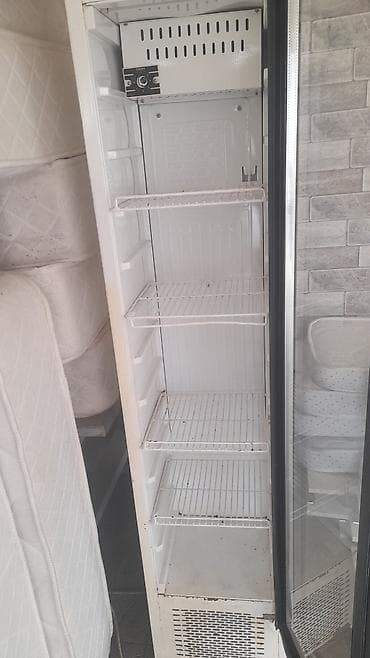 Şüşə qapılı vitrin soyuducu - Brend: INVİ (etiketdə “Buz” seriyası