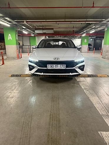 mersedes 190 dizel: Hyundai Elantra: 1.5 l | 2024 il Sedan — 2