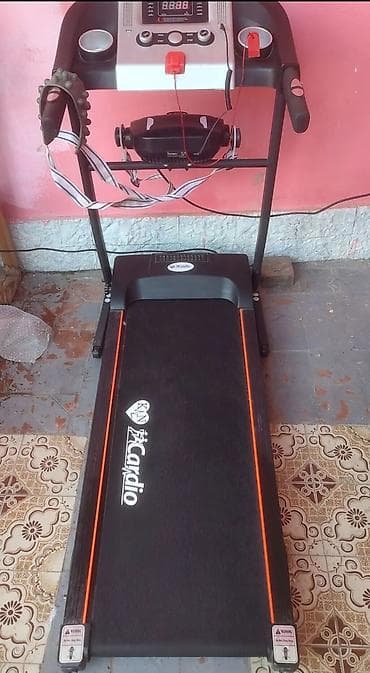 qaçış ternajoru: KN Cardio qaçış trenajoru - Elektrikli qaçış yolu, ön paneldə — 1