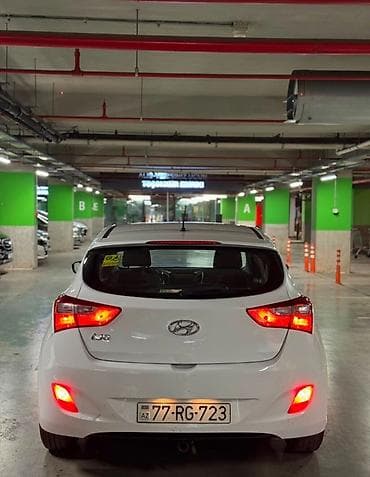 Транспорт: Hyundai i30: 1.4 л | 2015 г. Хэтчбэк — 2