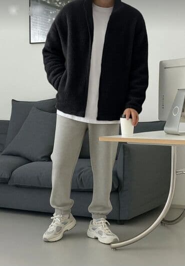 Aş qazanı: Unisex flis jaket – qara rəngdə - Material: yumşaq, yunlu teksturalı — 3