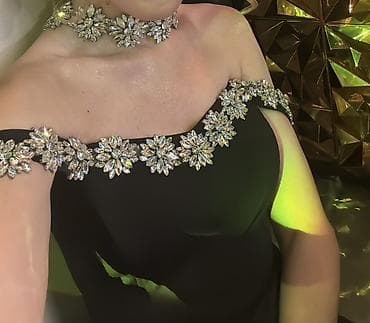 Qara rəngli zərif gecə libası - Model: çiyinləri açıq, “off-shoulder”