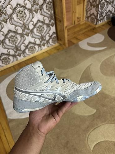 puma krasofka: ASICS güləş/yarış ayaqqabısı - Brend/model: ASICS (orta boğazlı — 1