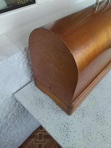 Retro ağac futlyarlı tikiş maşını üçün qutu/örtük. - Material lalafo.az -da Retro ağac futlyarlı tikiş maşını üçün qutu/örtük. - Material