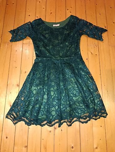 Qadın paltarları dəsti – 3 ədəd 1) Tünd yaşıl krujeva paltar -