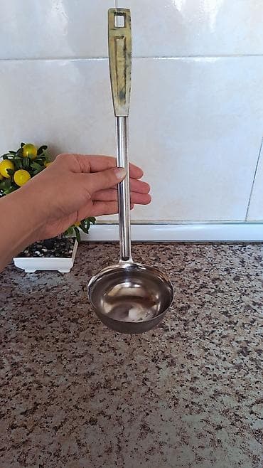 comcə: Paslanmayan poladdan hazırlanmış mətbəx kepçəsi - Material — 2