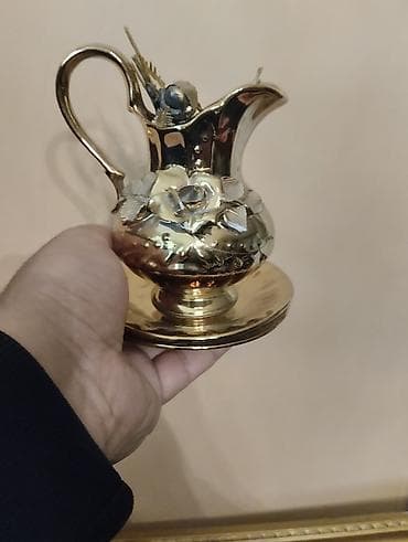 generator aksa: Mini metal döymə örsü və dekorativ qızılı rəngli sürahi-set - Mini — 2