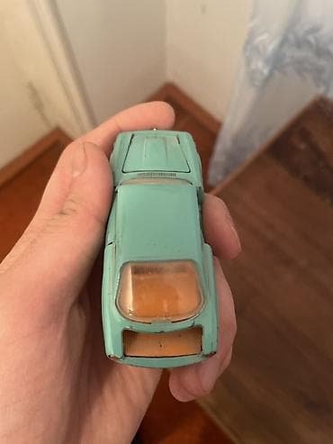 математика 2 класс часть 2: Kolleksiya üçün metal oyuncaq model avtomobil - Miqyası təxmini 1:43 — 1