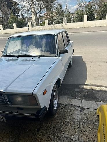 07 arxa kapot: Model: Lada Riva (VAZ 2107 seriyası) Kuzov: sedan, ağ rəng Ön və arxa — 9