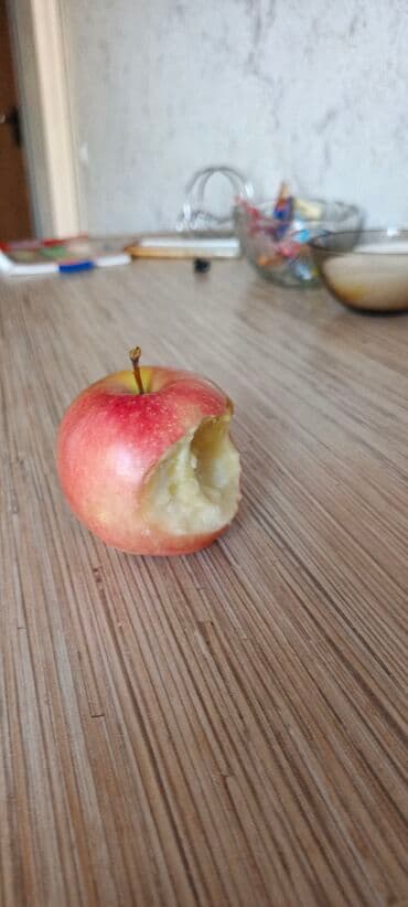 şamdan al: Məhsul: Alma Təsvir: - Rəngi: qırmızı-çəhrayı üstlük, sarı‑yaşıl alt — 6