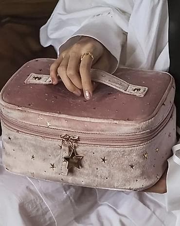 makiyaj çantası: Makyaj çantası — 2