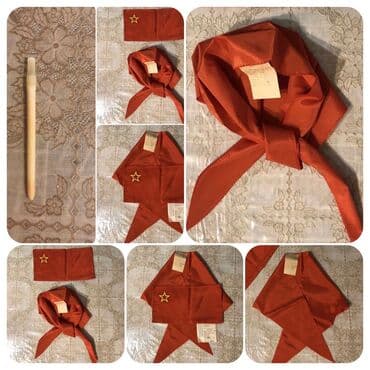 qizil onluq qiymeti: Pioner qalustuku nishani ve papaq desti 50 manat . Qalustuk 10 manat — 1