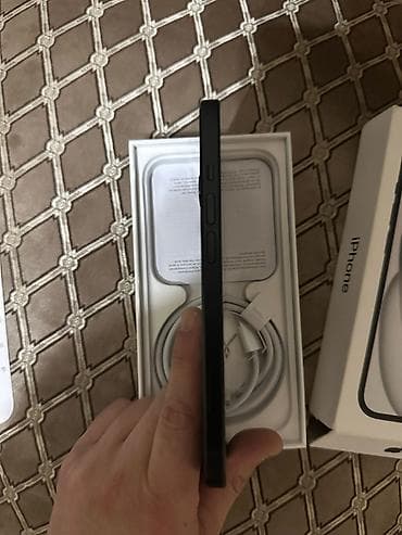 iphone 15 satış: IPhone 15, Qara, Face ID — 8