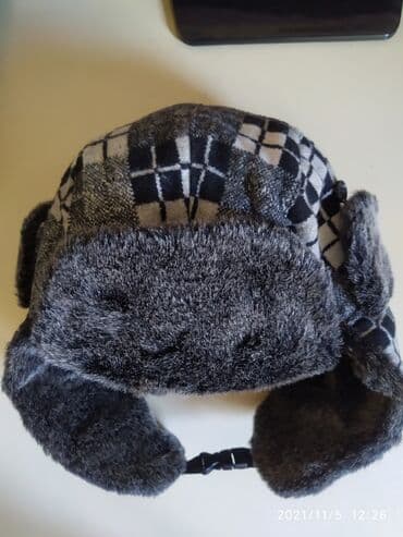 sapka: Теплая привозная шапка. Унисекс. В идеальном состоянии,одевали 2 — 4