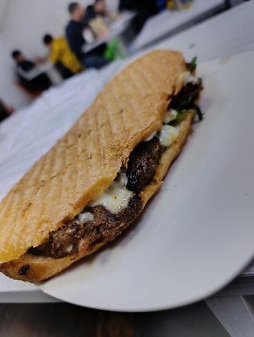 is elanlari 2025: 🔥 11 İllik Təcrübəli Doner Ustası İş Axtarır! 🔥 Doner işində 11 illik — 5