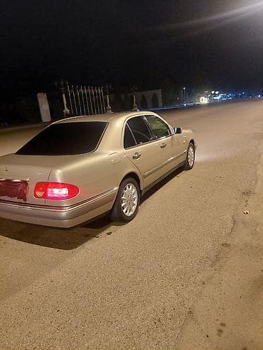 mersedes 190e: Mercedes-Benz E 200: 2 l | 1998 il Sedan — 5