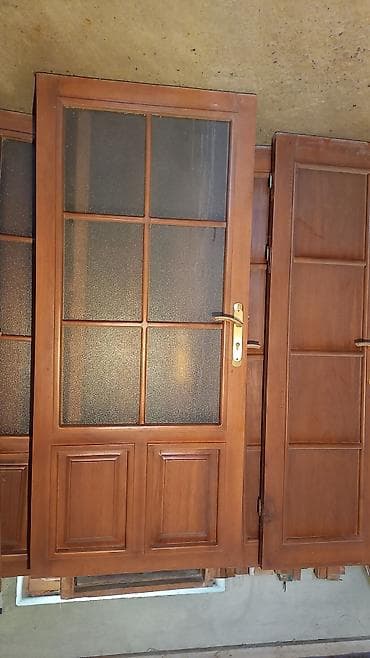 beryoza ağacı: Ağac giriş/interyer qapısı - Material: təbii ağac (qoz rəngində). - — 1